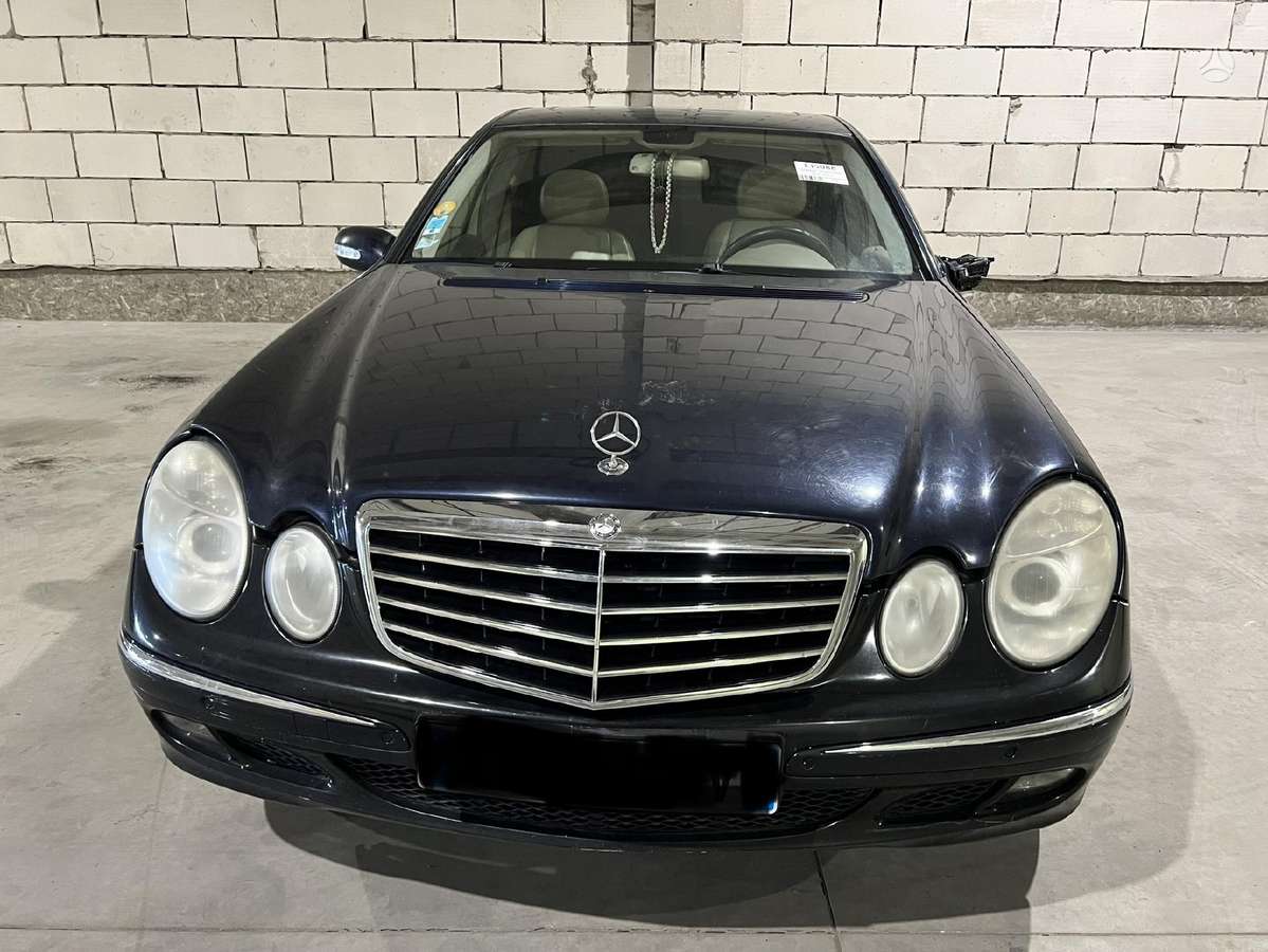 Mercedes-Benz E280 dalimis. Europa
