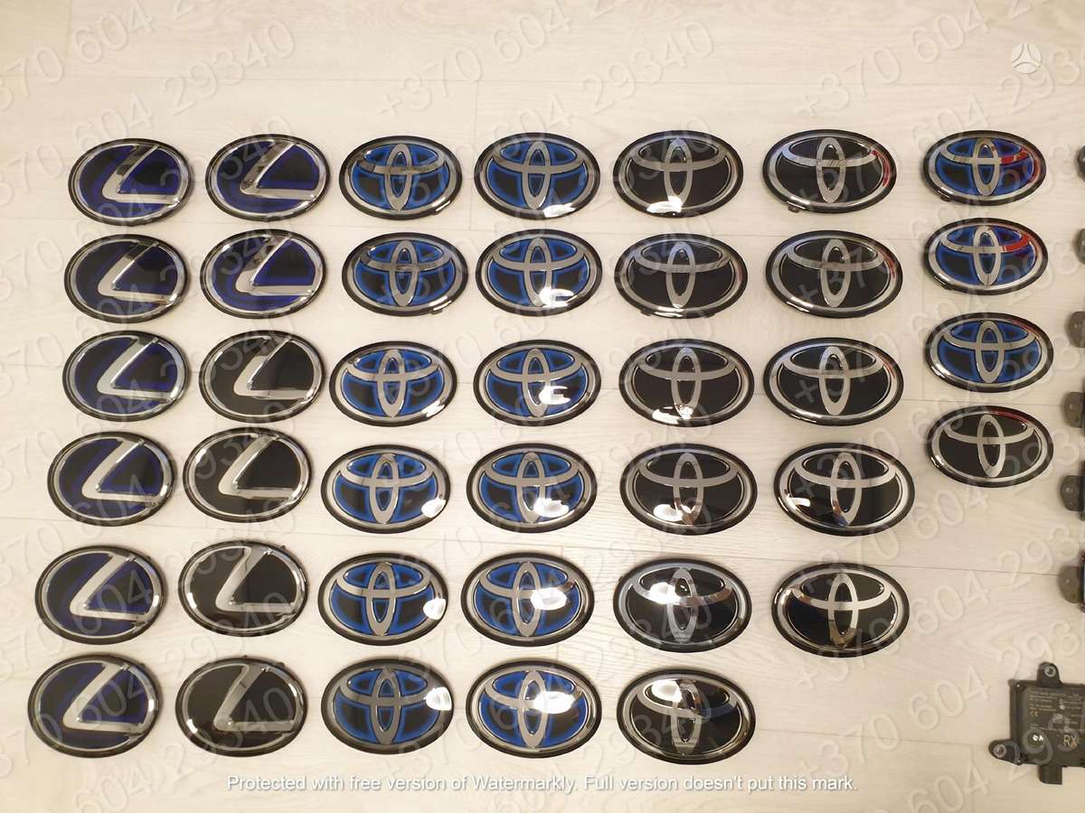 Toyota Sienna front grill
