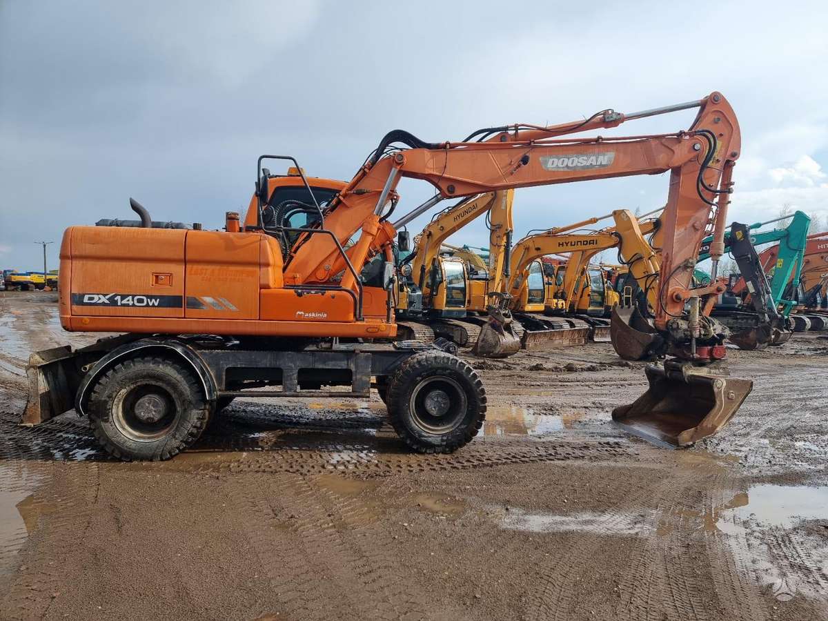 Doosan DX 140W ROTOTILT, экскаваторы