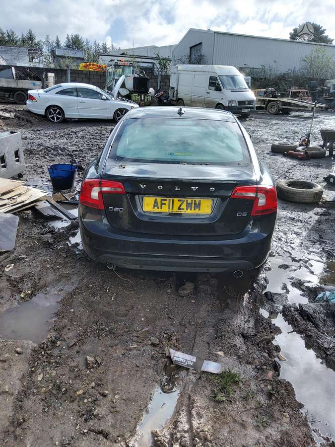 Volvo S60 for parts
