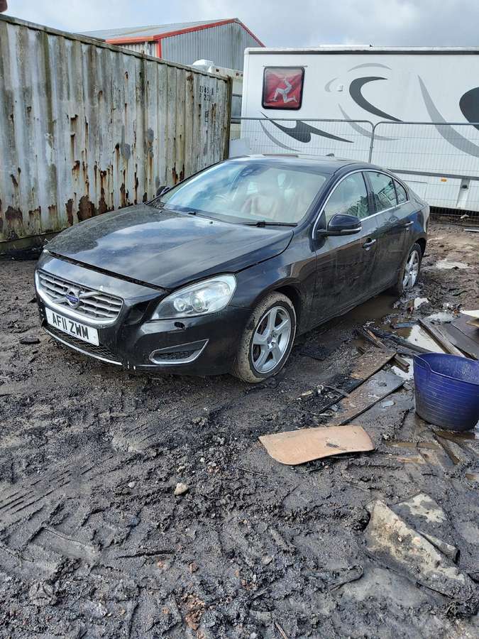 Volvo S60 dalimis