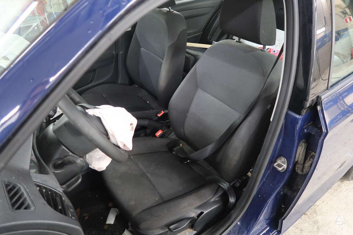 Skoda Fabia dalimis