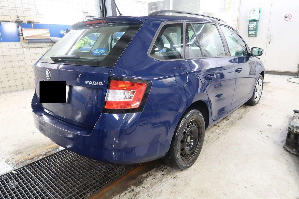 Skoda Fabia dalimis