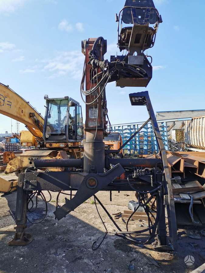 Atlas AK 125.1V, crane