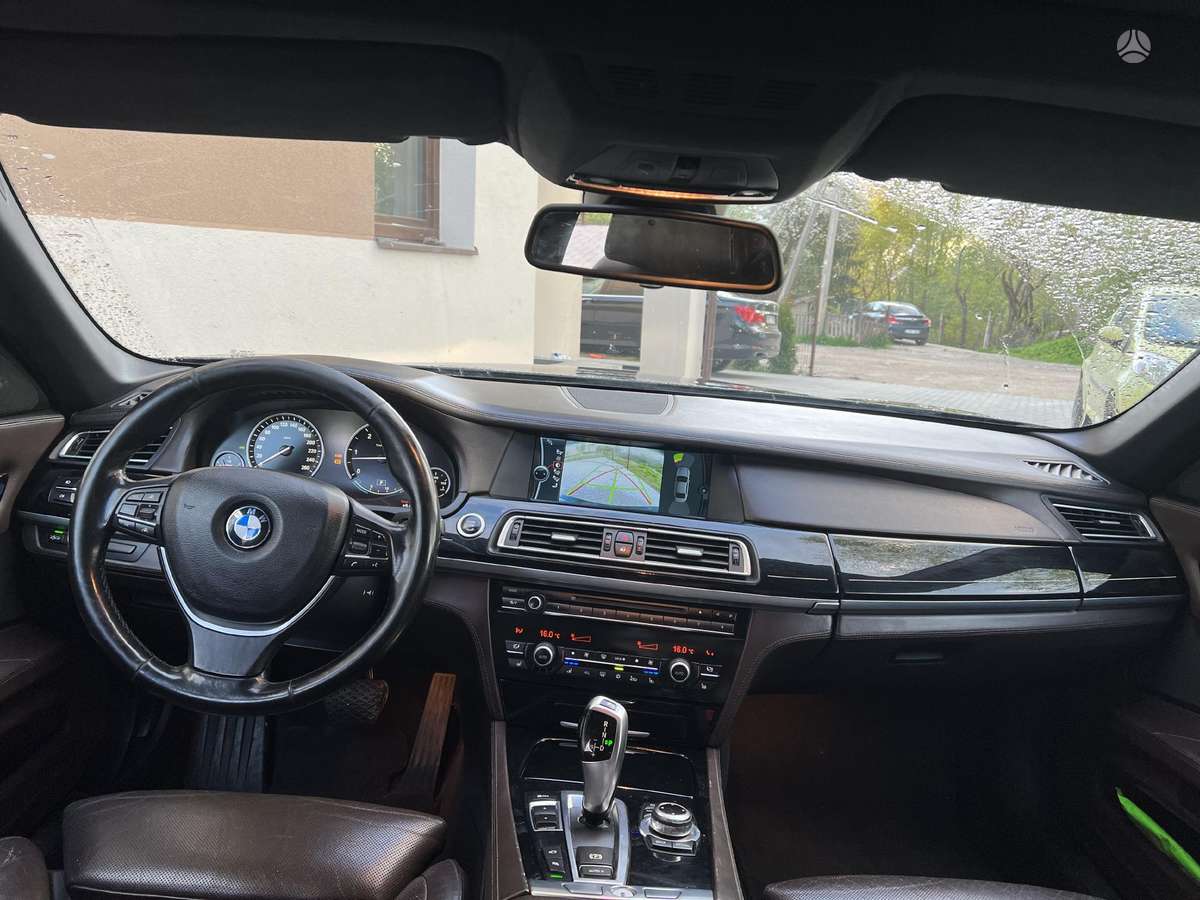 BMW 730, 3.0 l., Седан