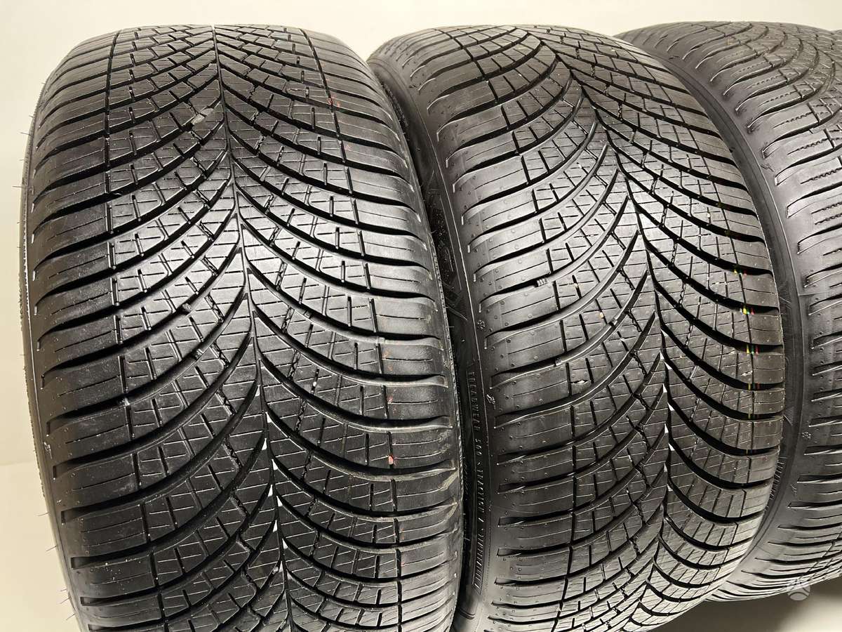 Goodyear Vector4Seasons 98% 2023m, всесезонные 235/35 R19