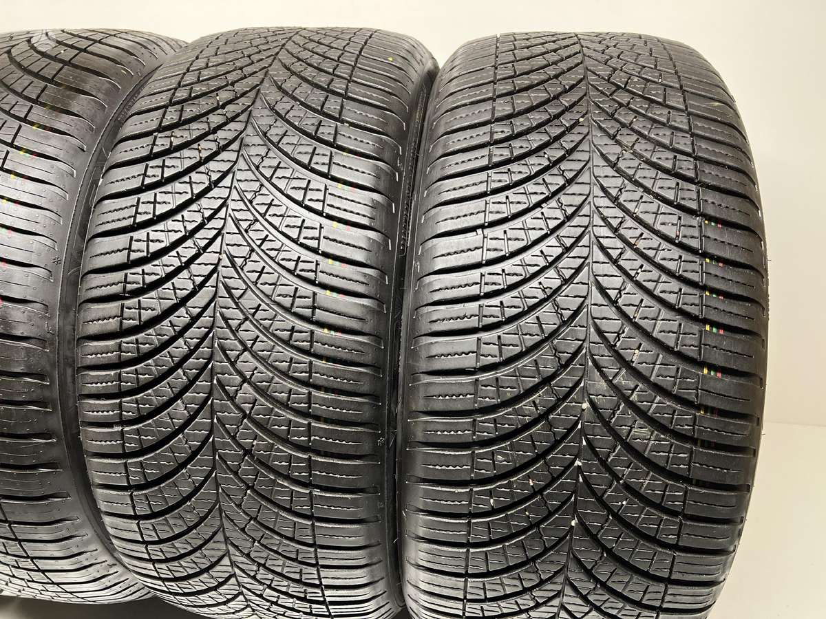 Goodyear Vector4Seasons 98% 2023m, всесезонные 235/35 R19