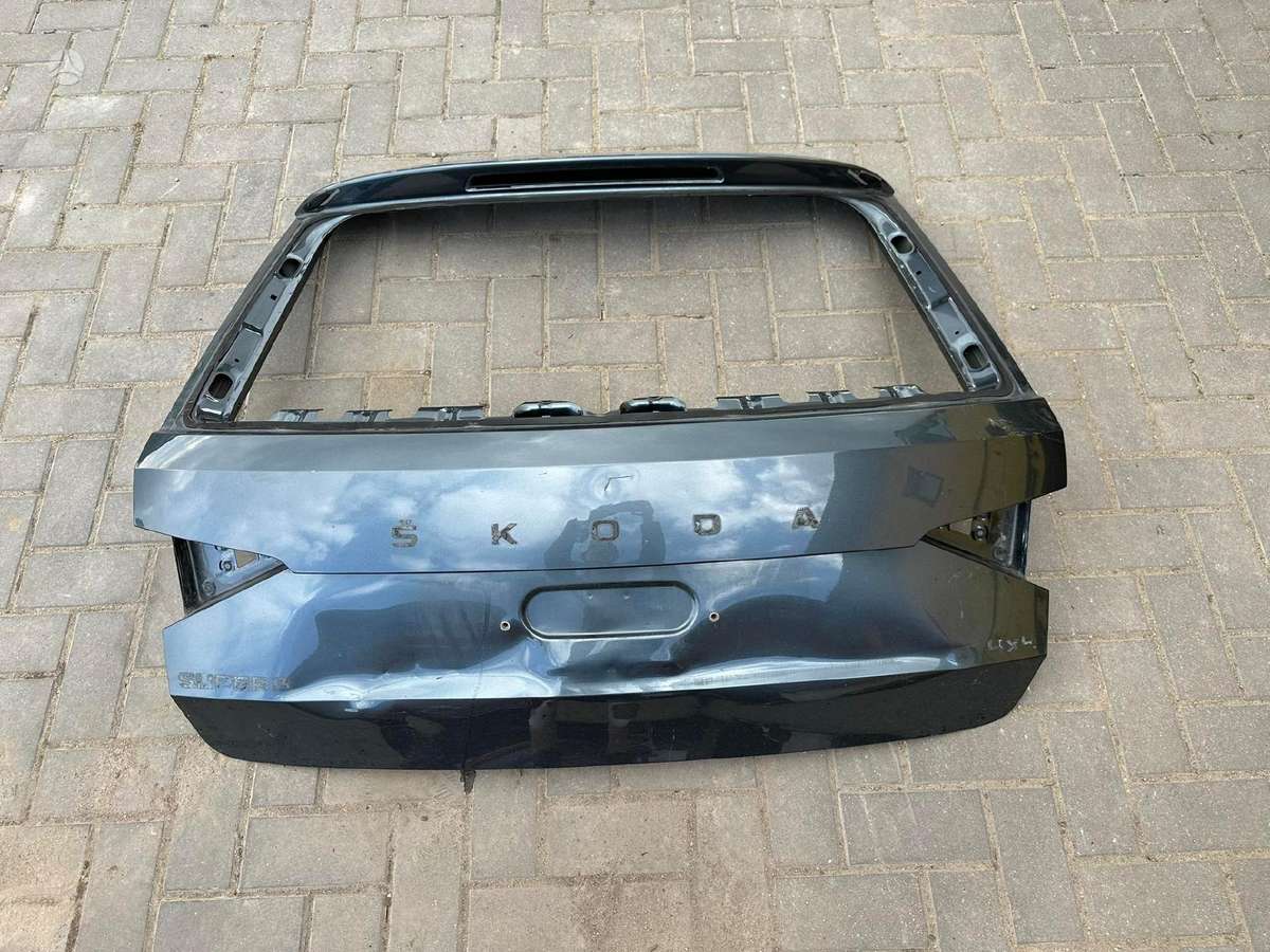 Skoda Superb hood (front, rear)