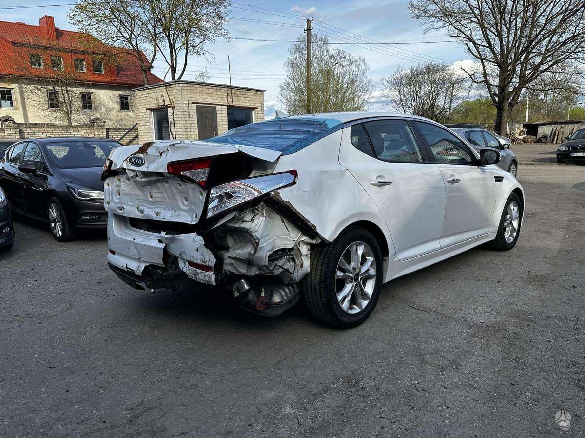 Kia Optima for parts