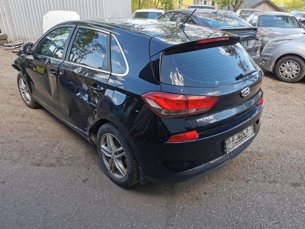 Hyundai i30 dalimis