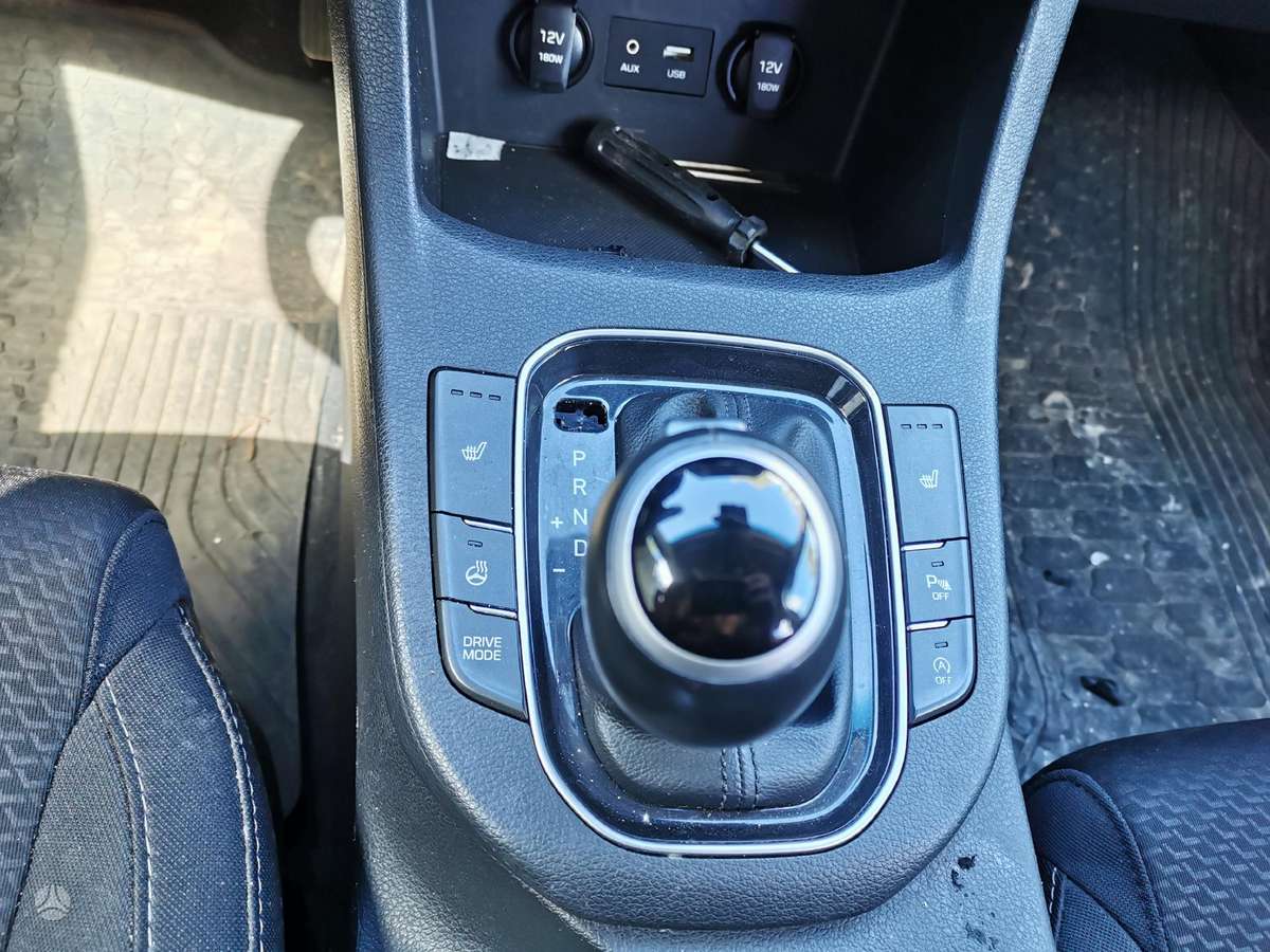 Hyundai i30 dalimis