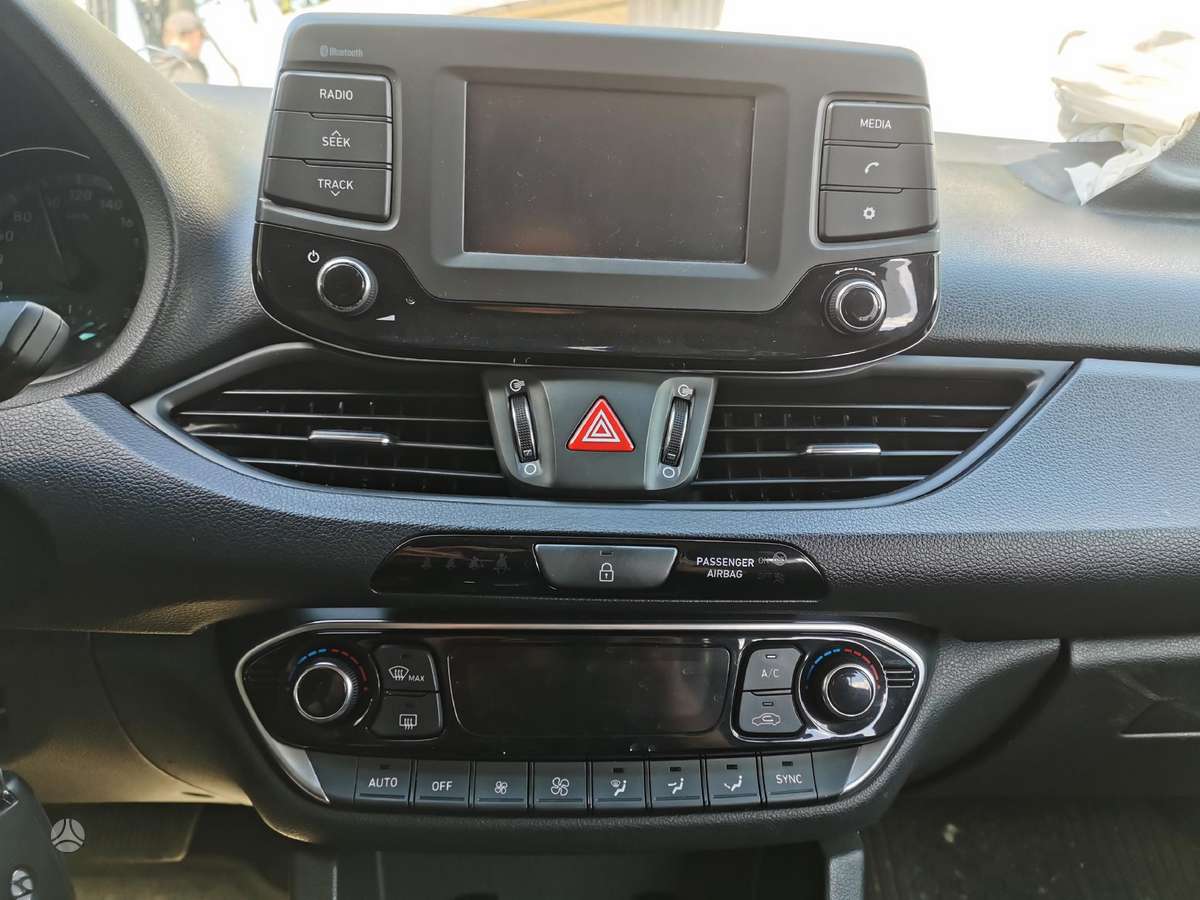 Hyundai i30 dalimis