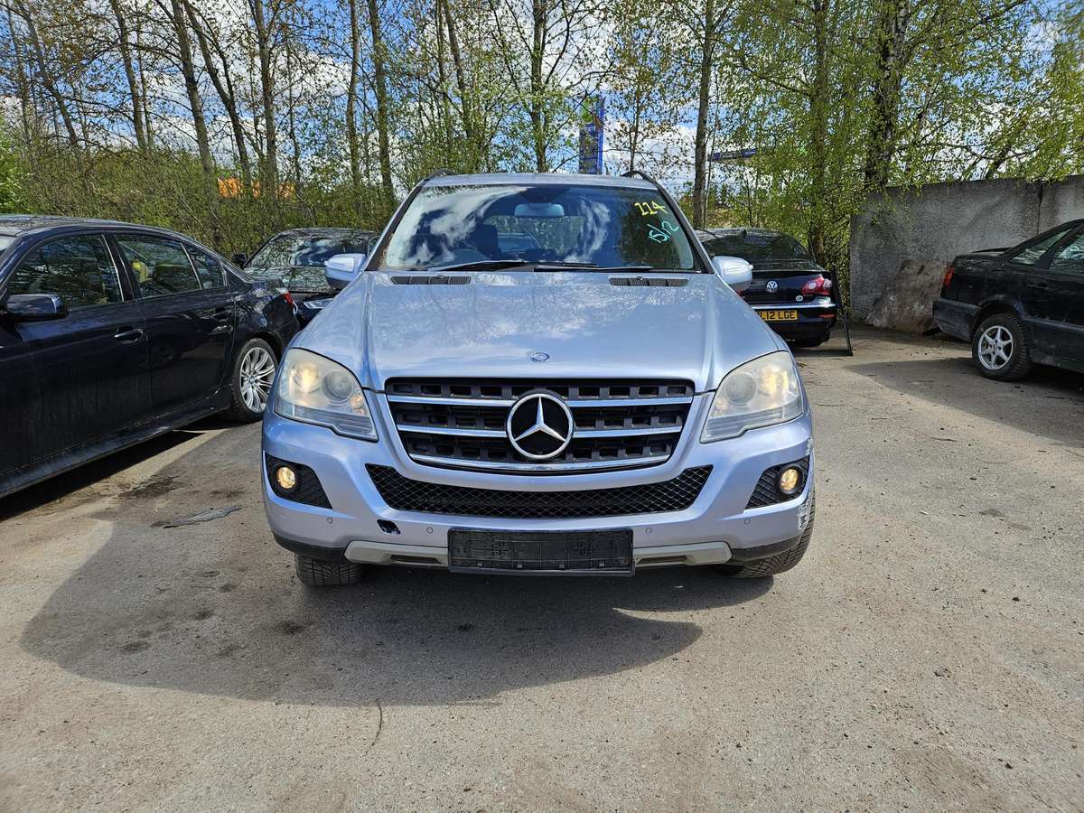 Mercedes-Benz ML320