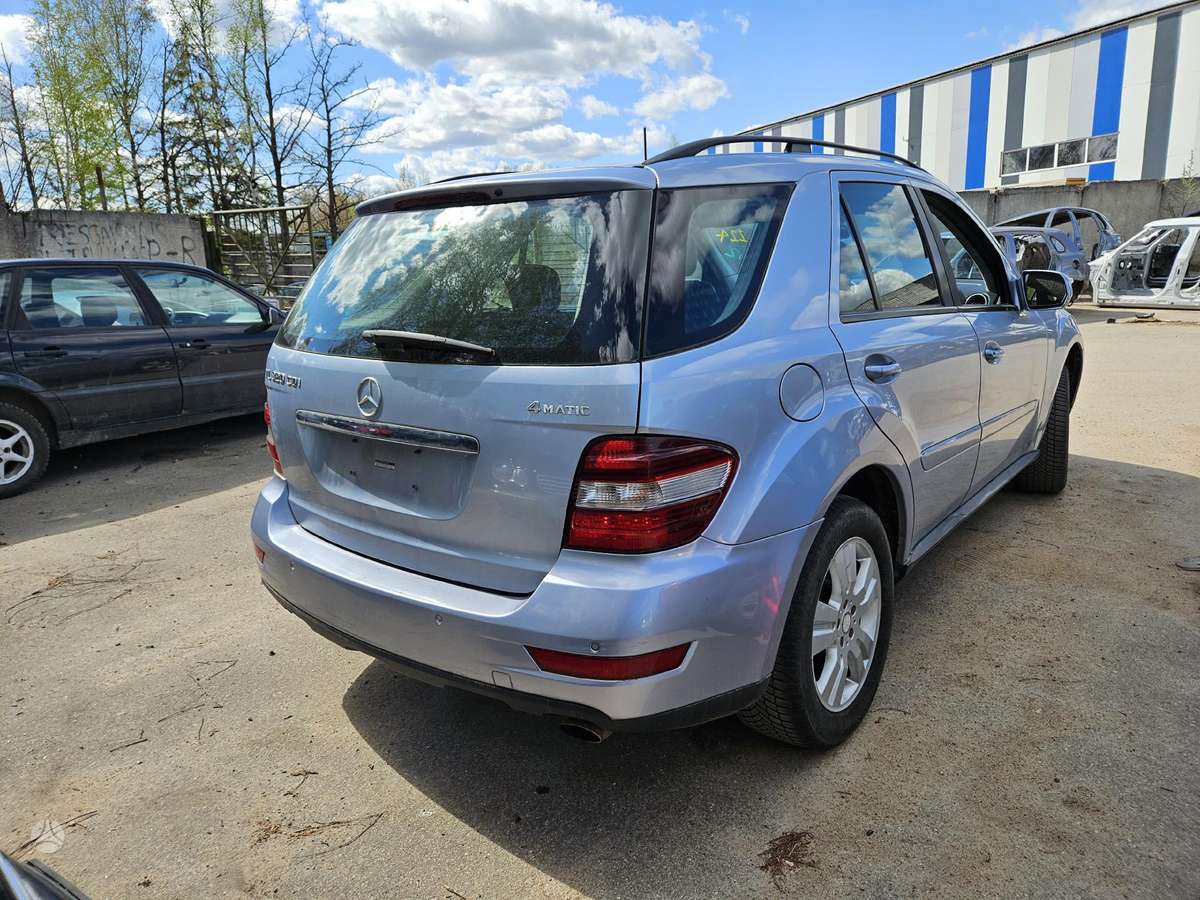 Mercedes-Benz ML320