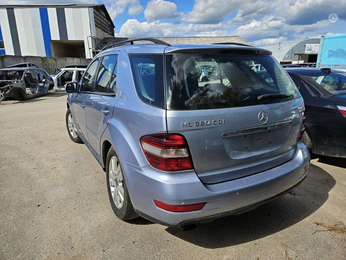 Mercedes-Benz ML320