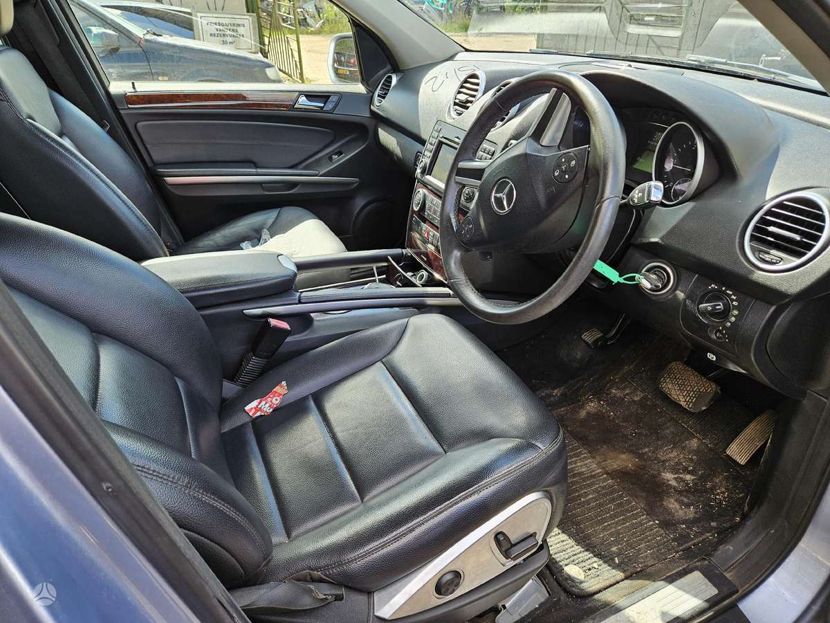 Mercedes-Benz ML320