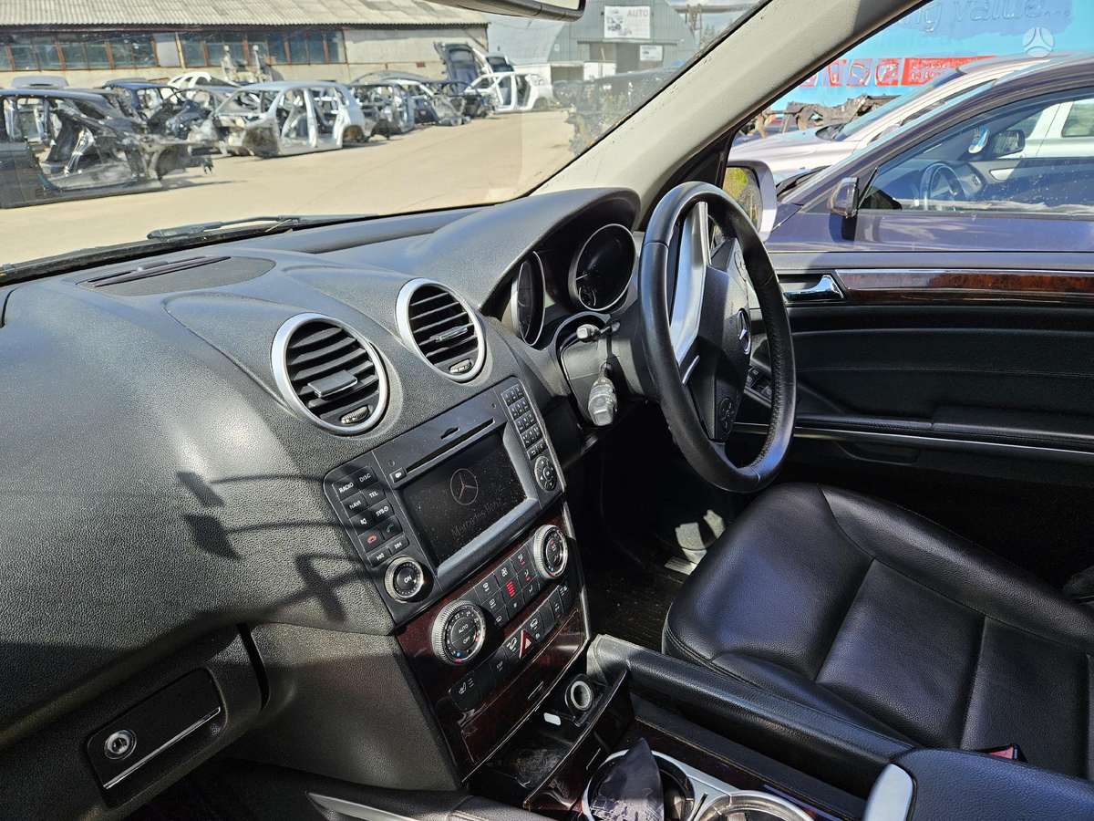 Mercedes-Benz ML320