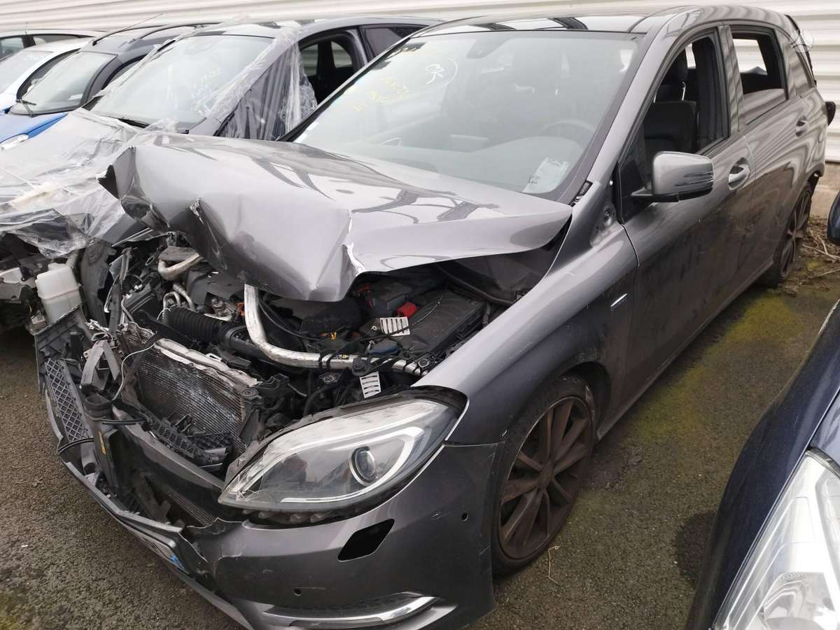 Mercedes-Benz B180 по частям