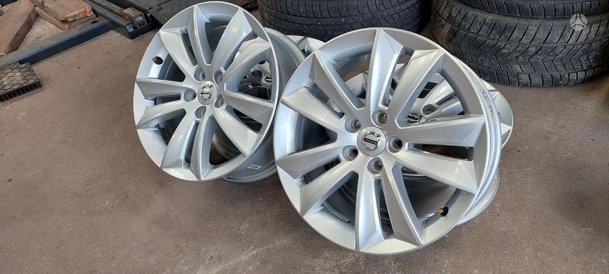 Volvo, lengvojo lydinio, R17