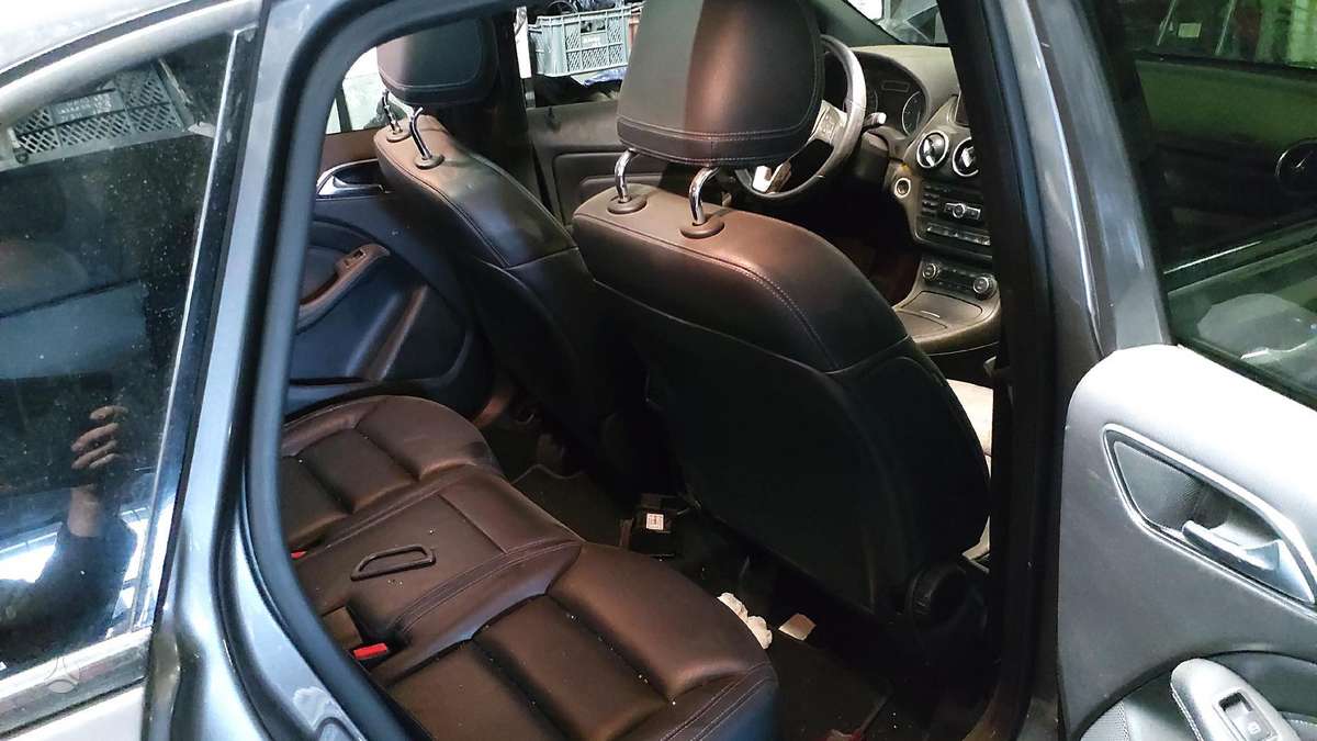 Mercedes-Benz B180 по частям
