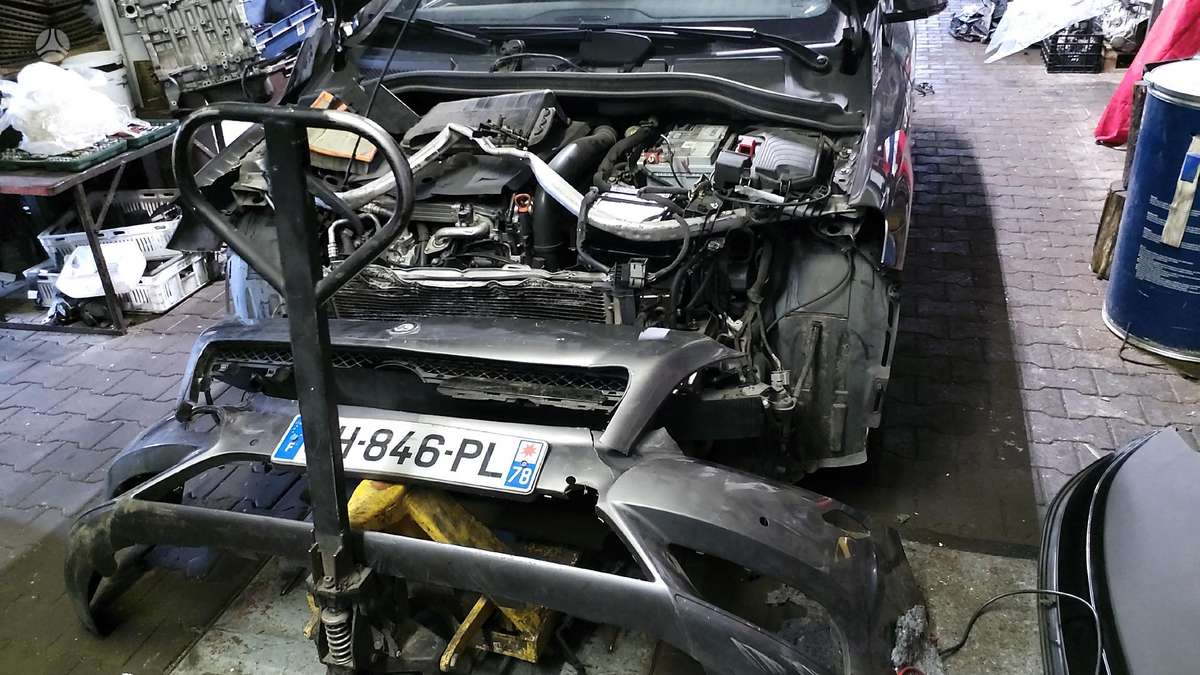 Mercedes-Benz B180 dalimis