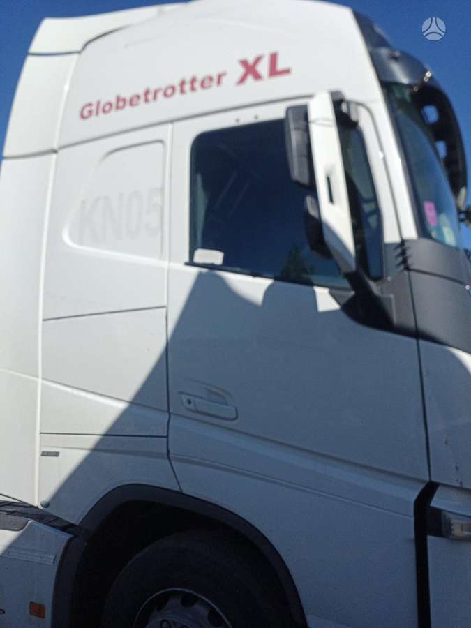 Volvo FH, semi-trailer trucks