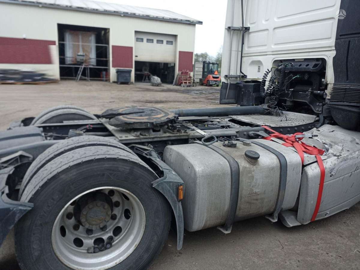 DAF XF460FT, semi-trailer trucks
