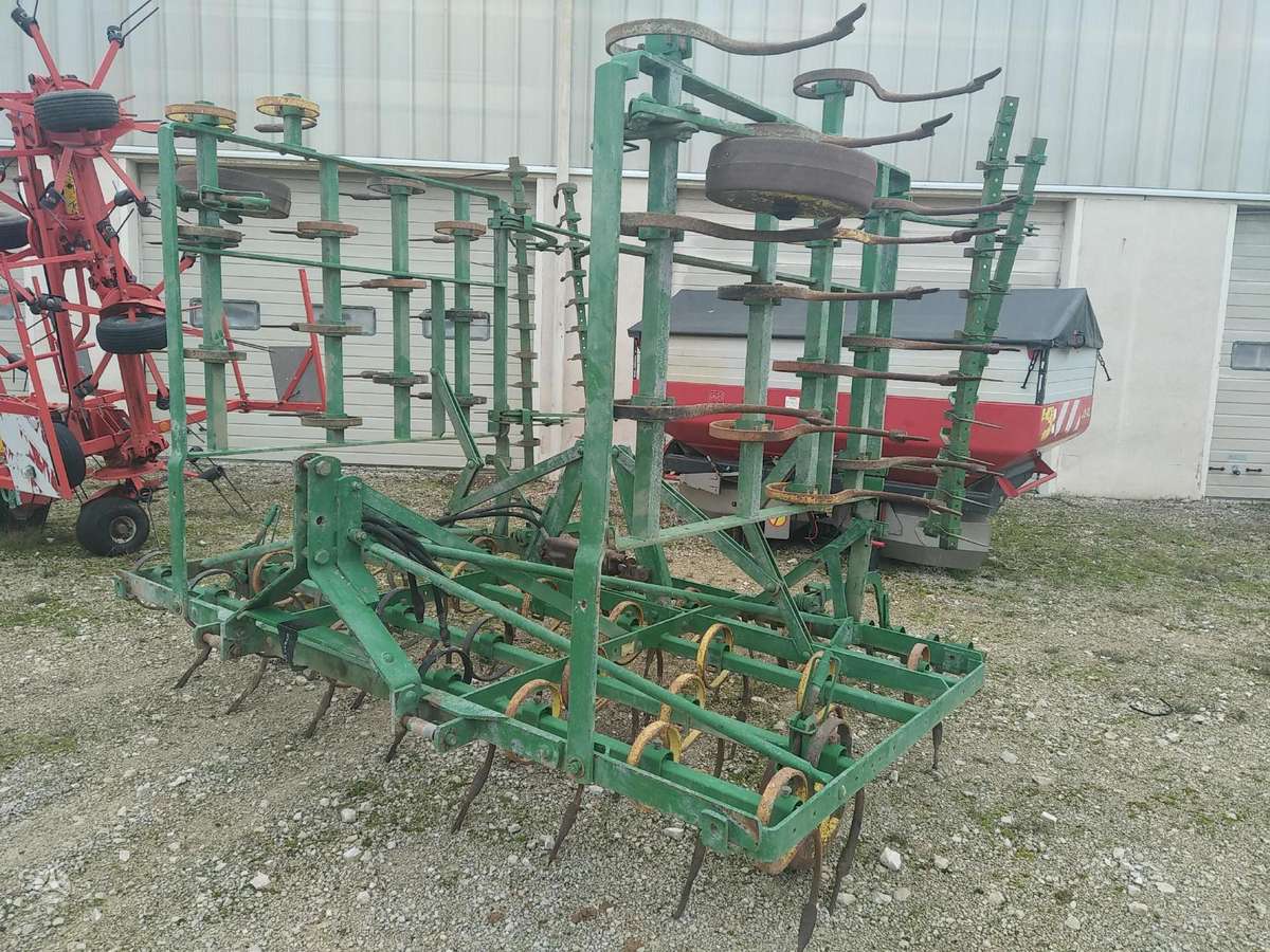 John Deere 600, kultivatoriai,akėčios