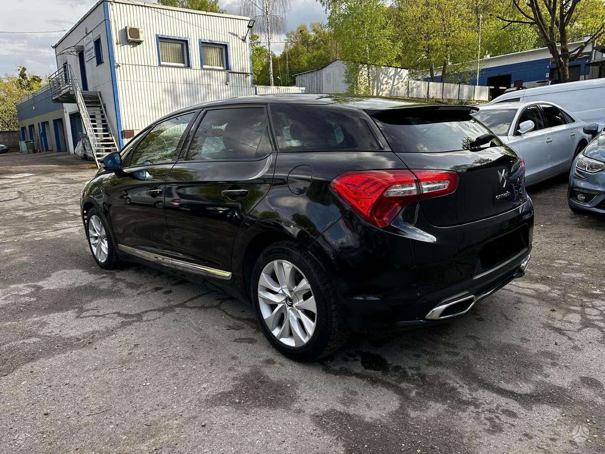 Citroen DS5 по частям