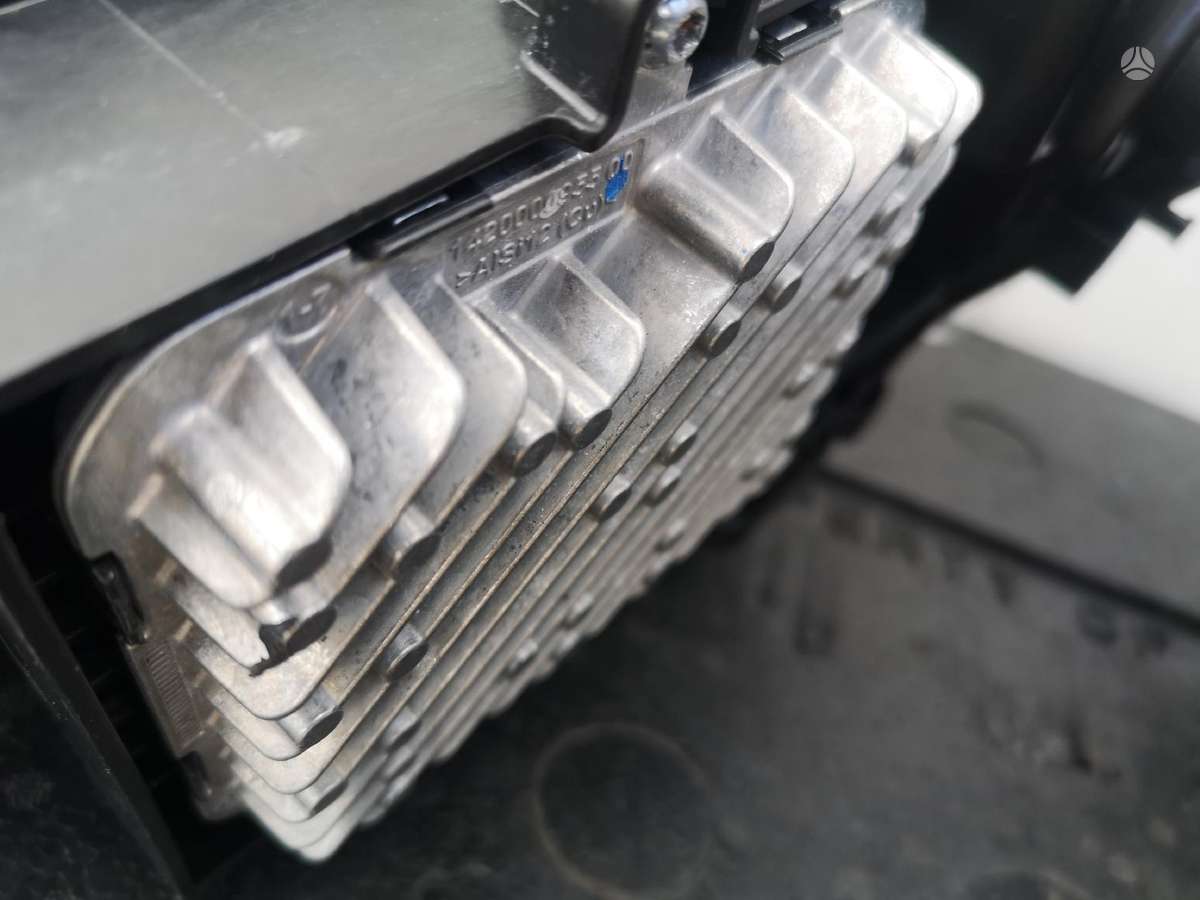 BMW X7 žibintai