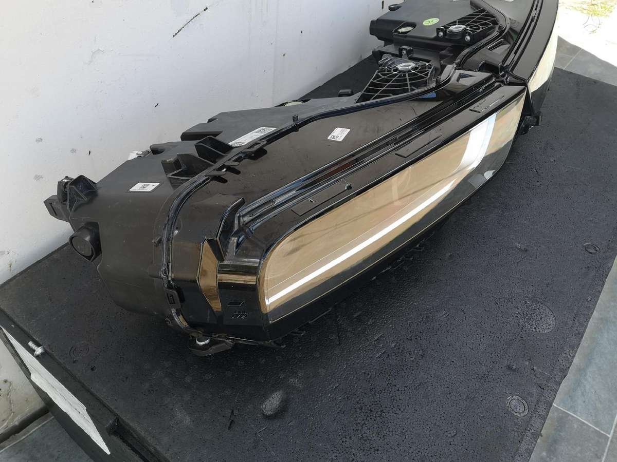 BMW X7 lights