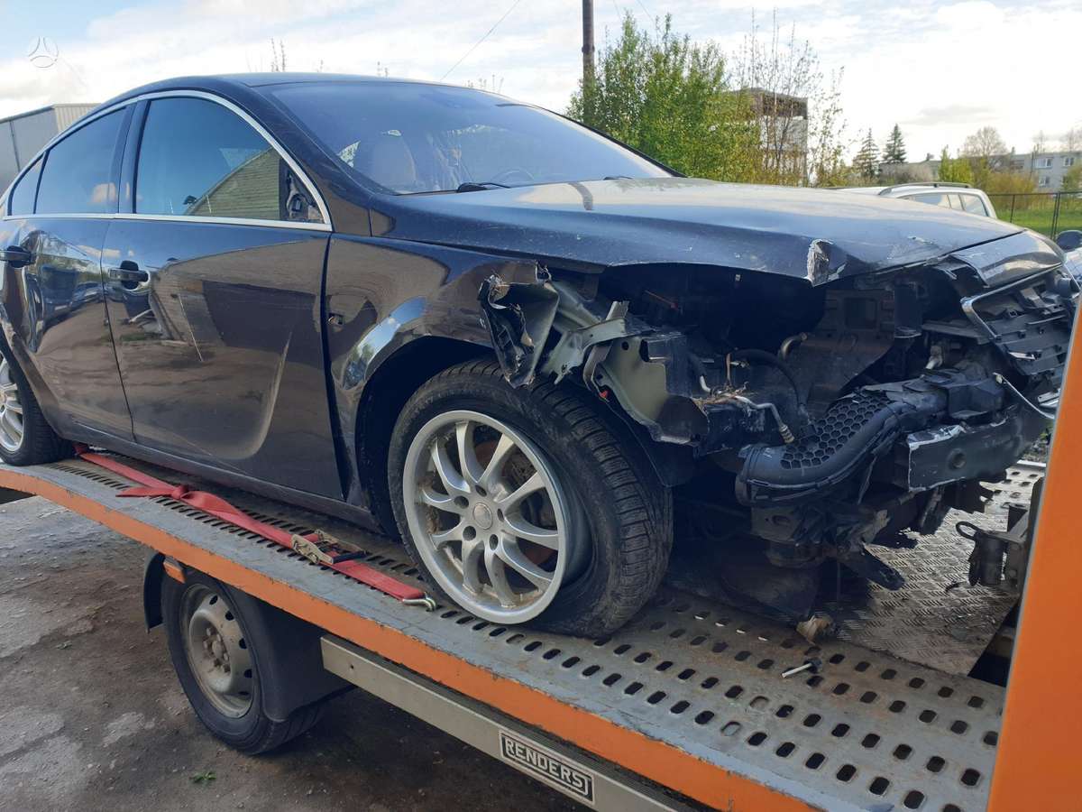 Opel Insignia for parts