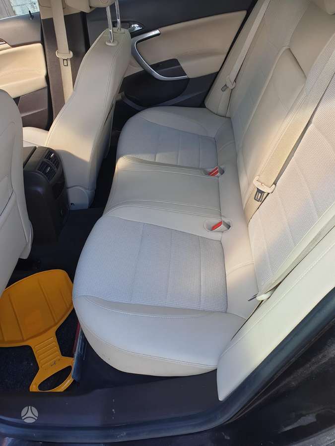 Opel Insignia for parts