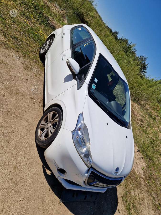 Peugeot 208 rezerves daļās