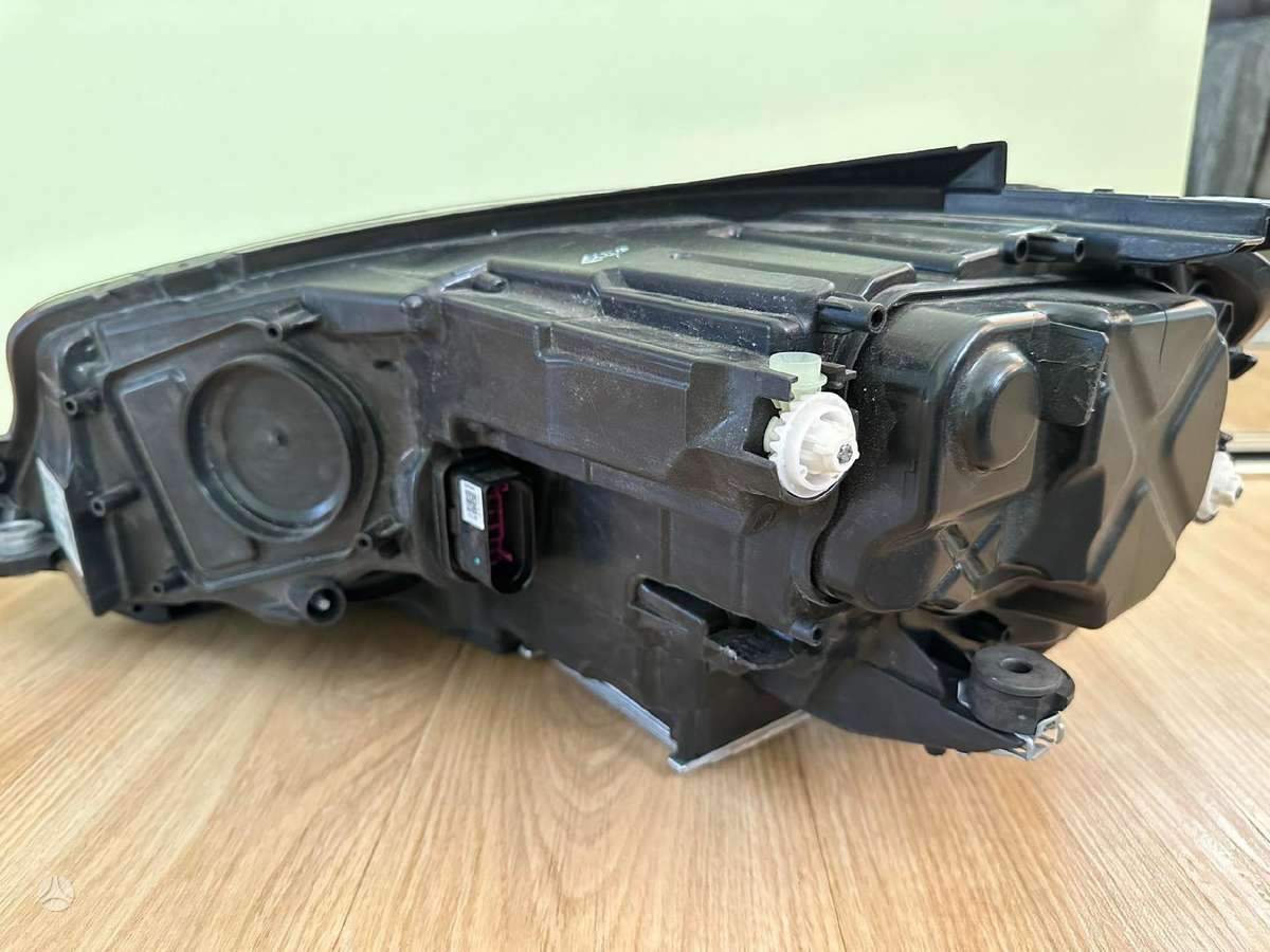 Volkswagen Golf lights