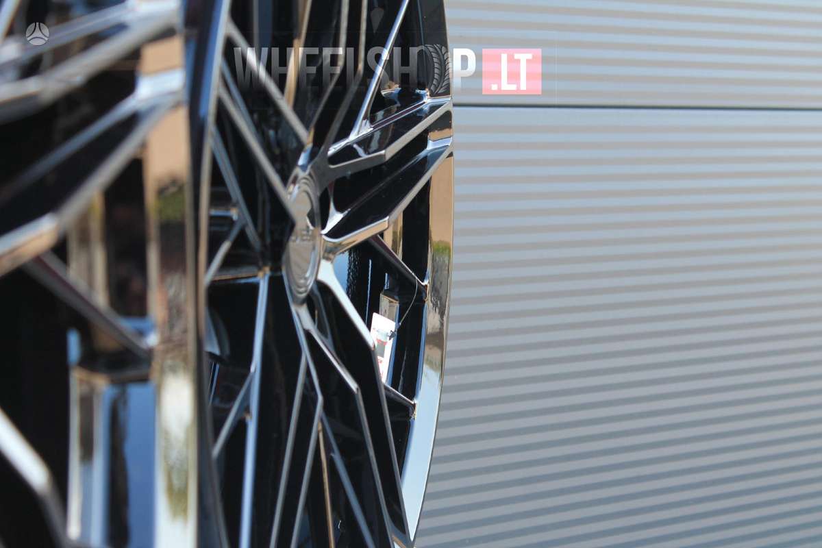 RIVIERA RF4 Gloss Black Flow Formed, light alloy, R20