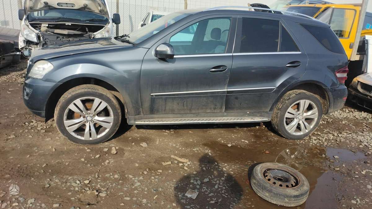 Mercedes-Benz ML320