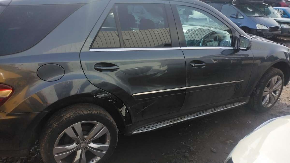 Mercedes-Benz ML320