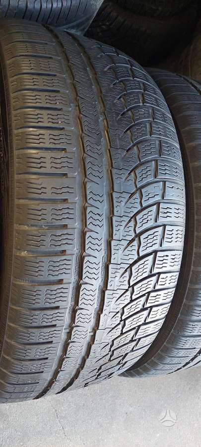 Nokian, зимние 235/40 R19