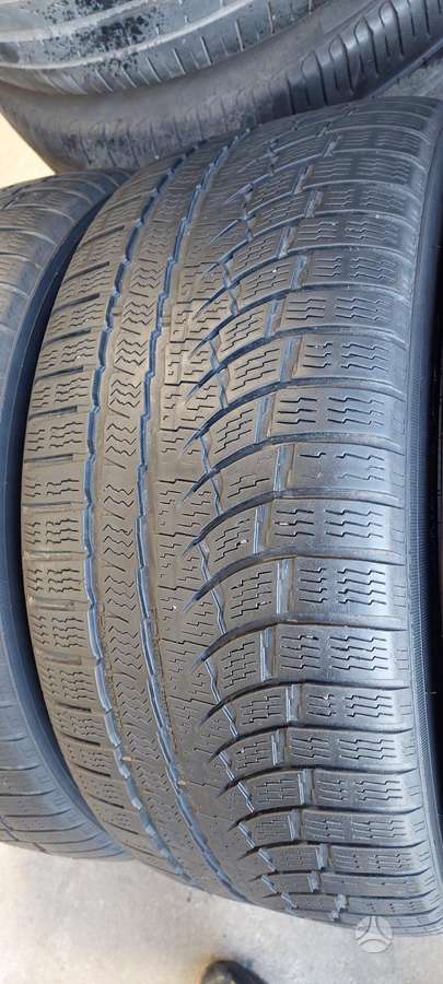 Nokian, winter 235/40 R19
