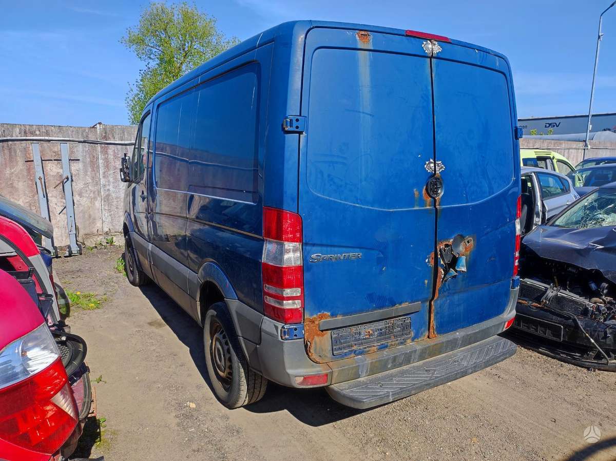 Mercedes-Benz Sprinter, cargo vans