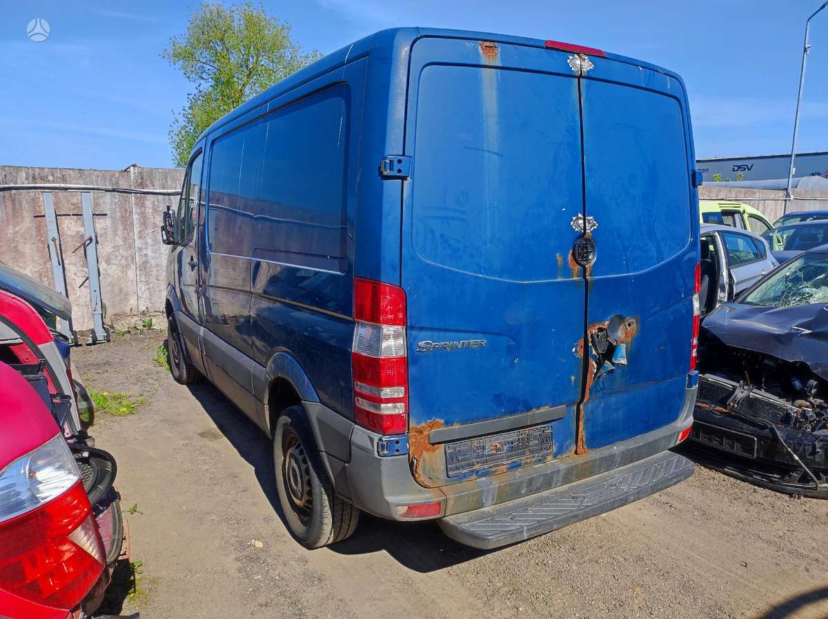 Mercedes-Benz Sprinter, preču