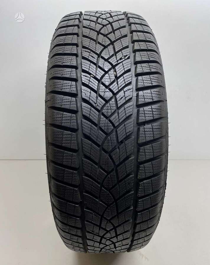 Goodyear UltraGrip Perfomance, зимние 235/45 R17