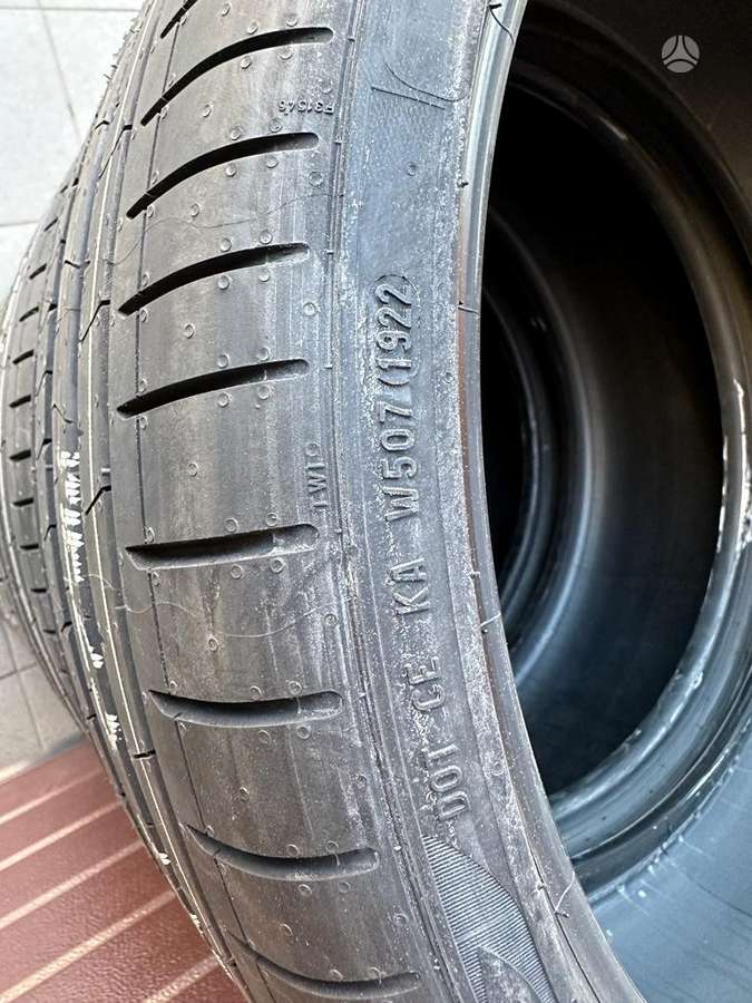 Pirelli P ZERO, vasaras 255/30 R20