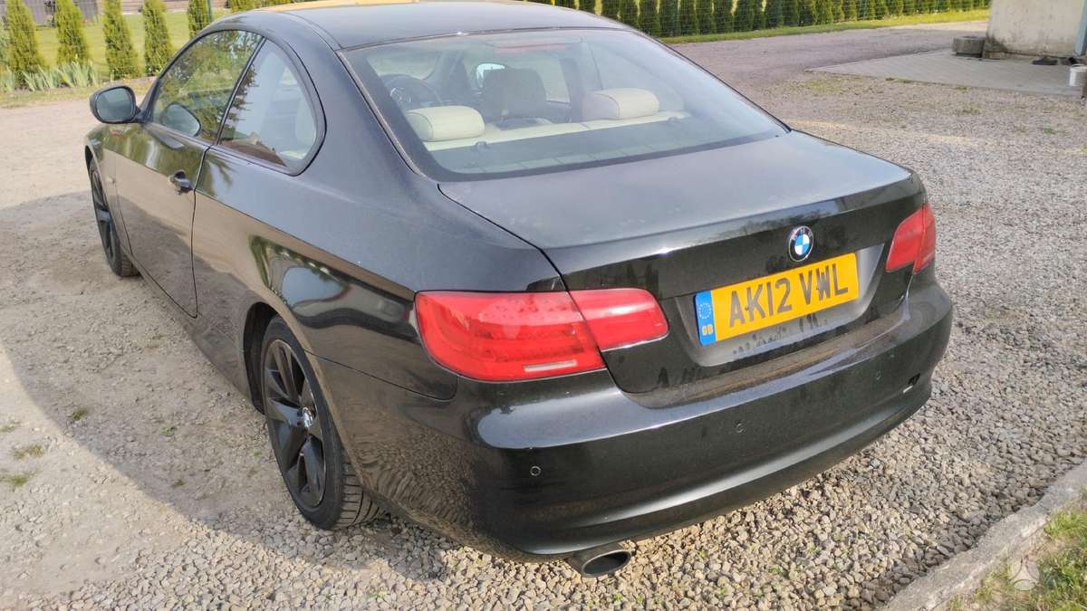BMW 320 N47d20c 668 spalvos kodas
