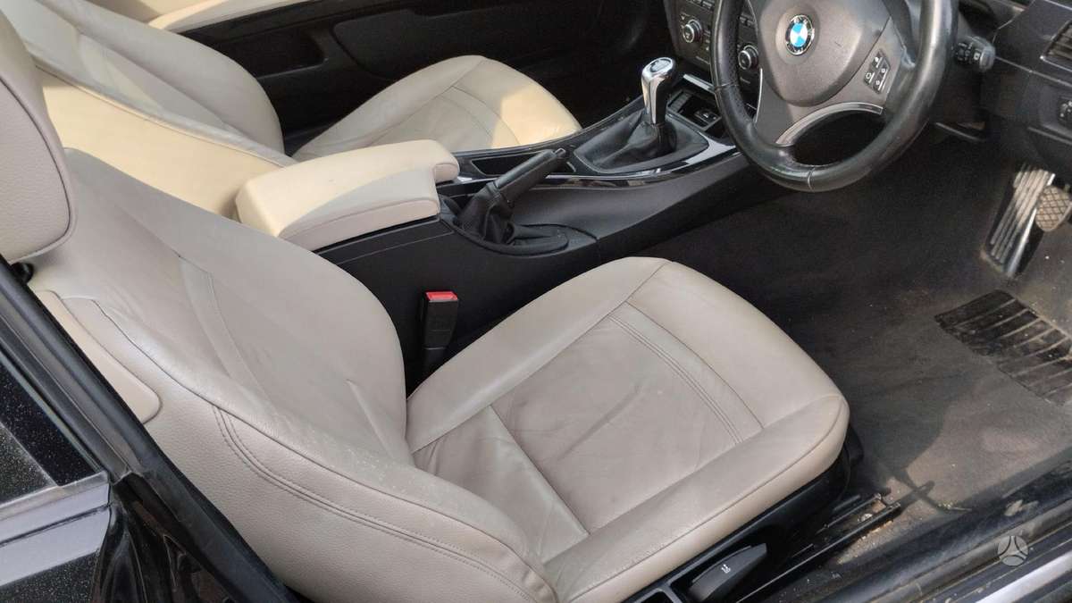 BMW 320 N47d20c 668 spalvos kodas