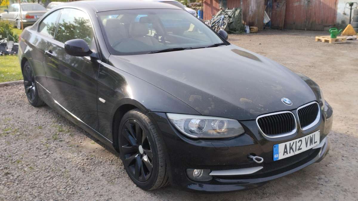 BMW 320 N47d20c 668 spalvos kodas