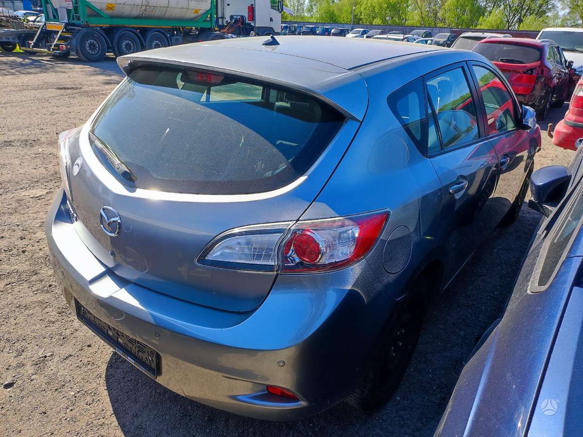 Mazda 3 dalimis. Dirbame nuo 9h iki 18h