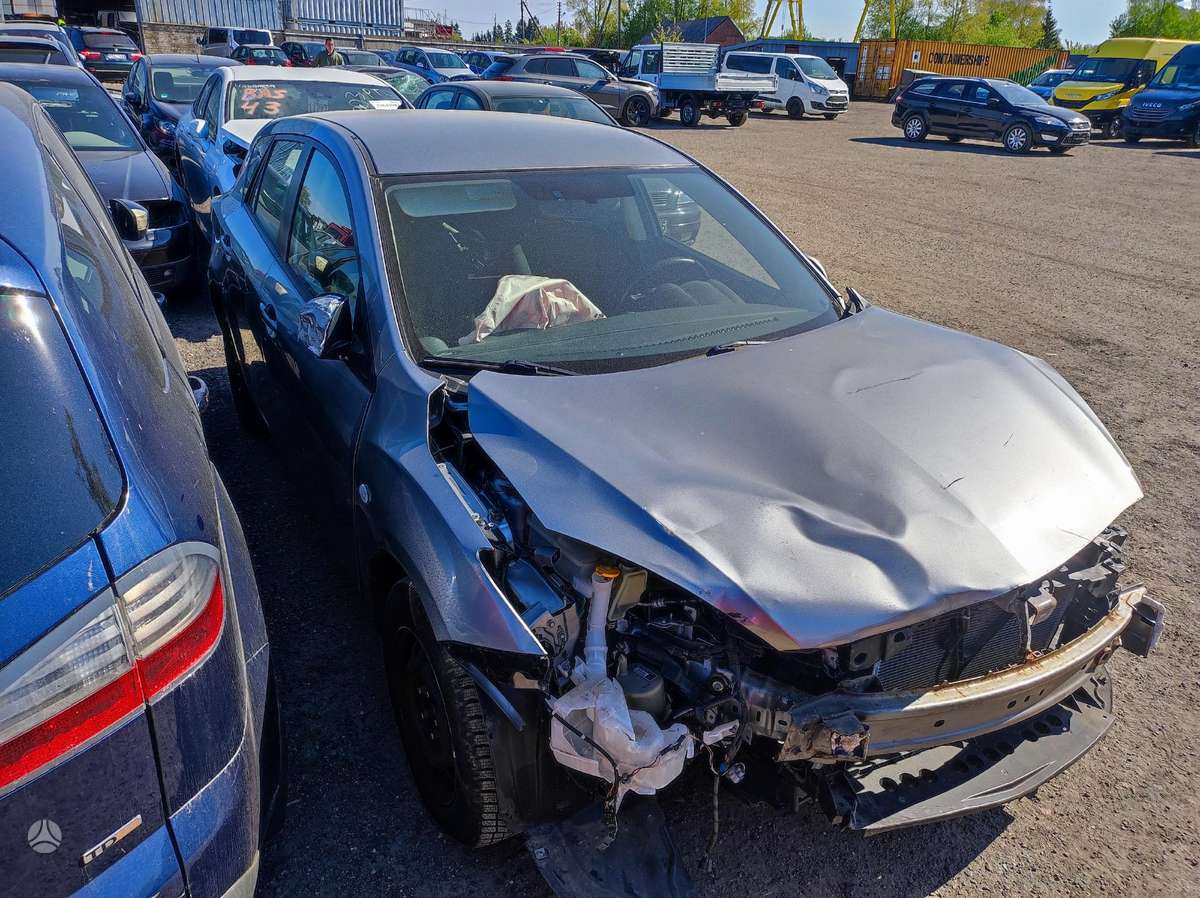 Mazda 3 dalimis. Dirbame nuo 9h iki 18h