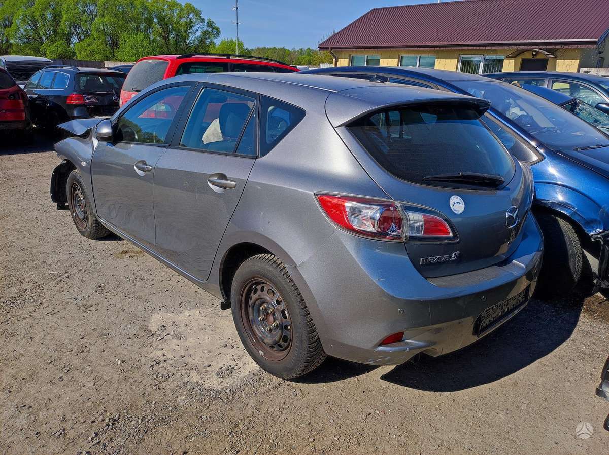 Mazda 3 dalimis. Dirbame nuo 9h iki 18h